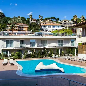 Resort Ciclope, Aci Trezza