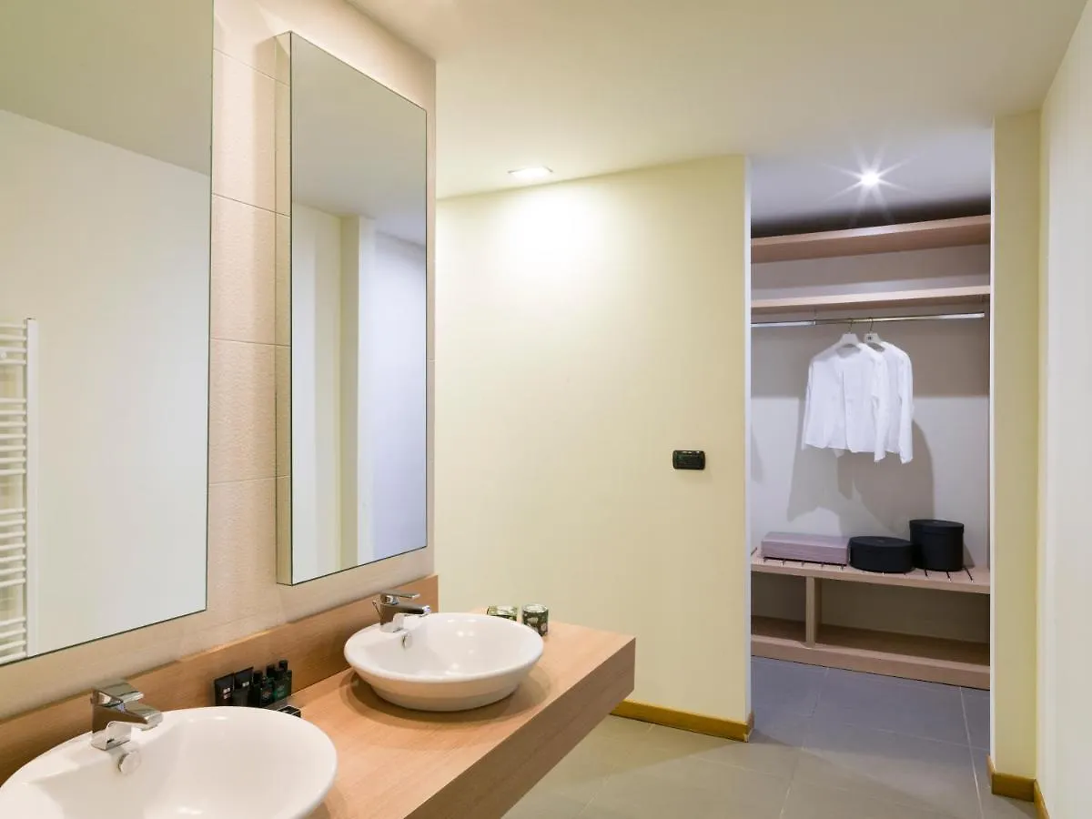 Esperia Palace Hotel & Resort Spa Zafferana Etnea 5*,  Italia